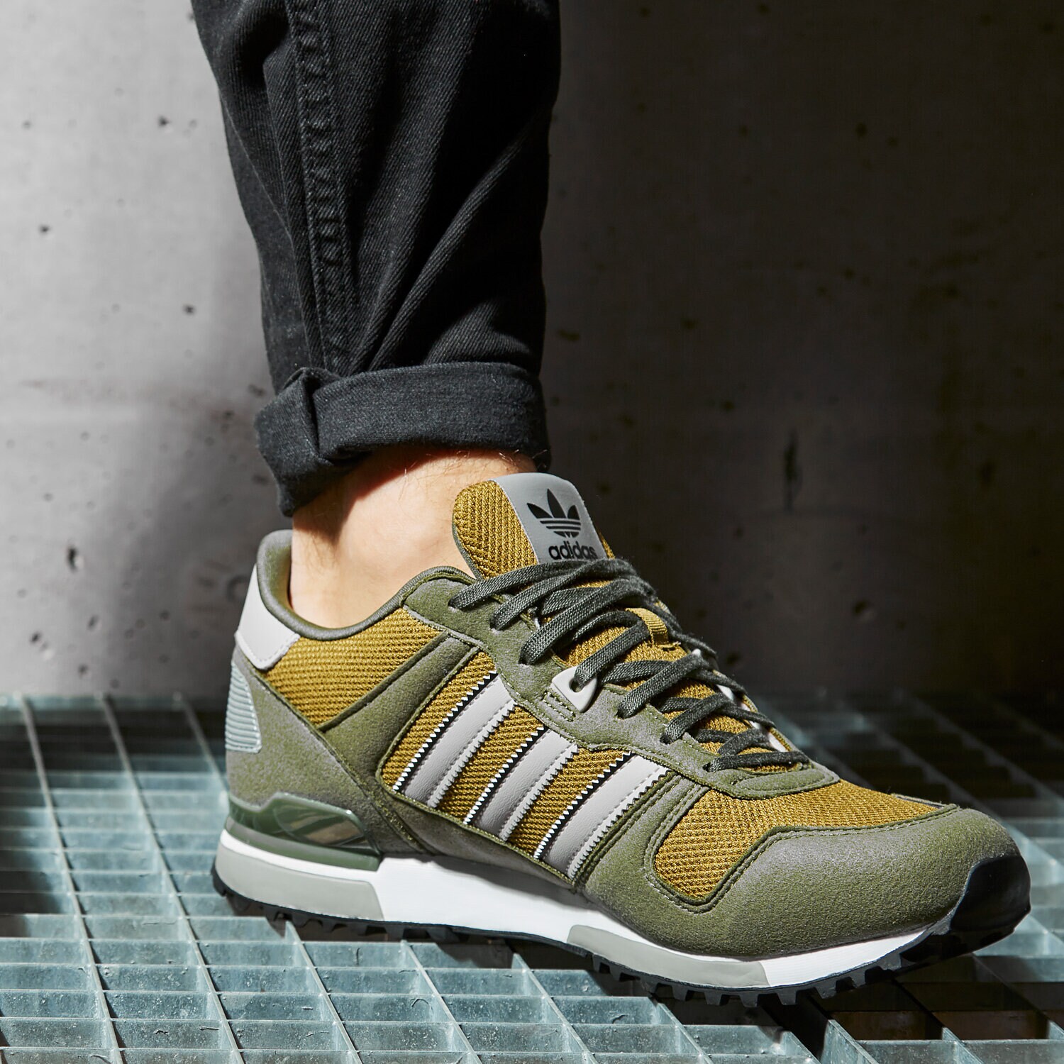 ADIDAS ZX 700 FX6969 ✓ Kaki | Bărbați Sneakers | Sizeer Romania ✪