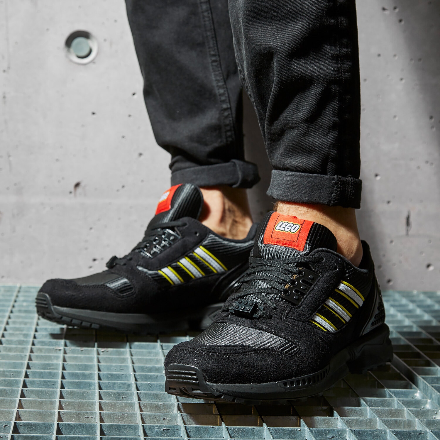 ADIDAS ZX 8000 LEGO FY7085 ✓ Negru | Bărbați Sneakers | Sizeer