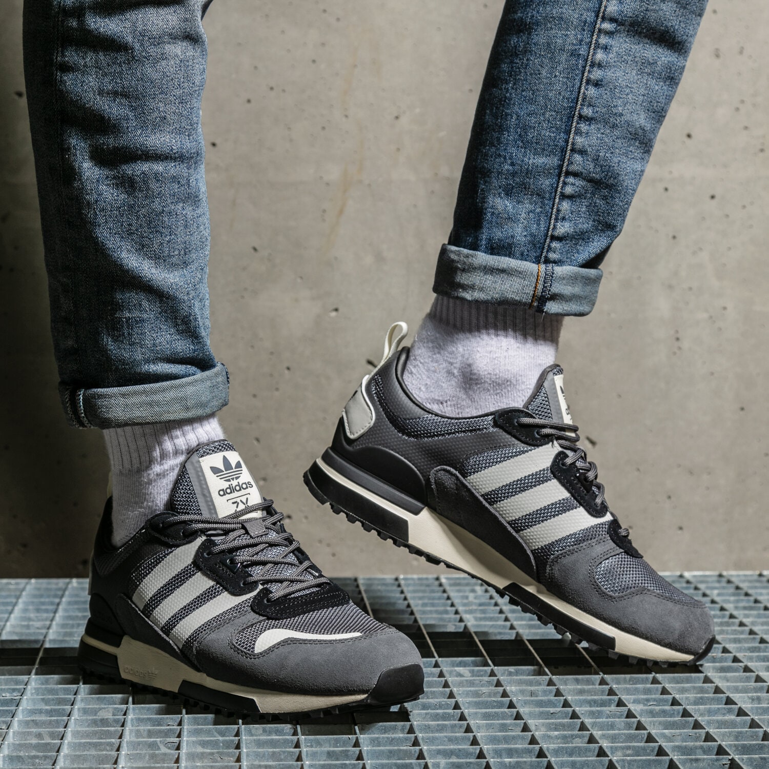 ADIDAS ZX 700 HD H01851 ✓ Gri | Bărbați | Sizeer Romania ✪
