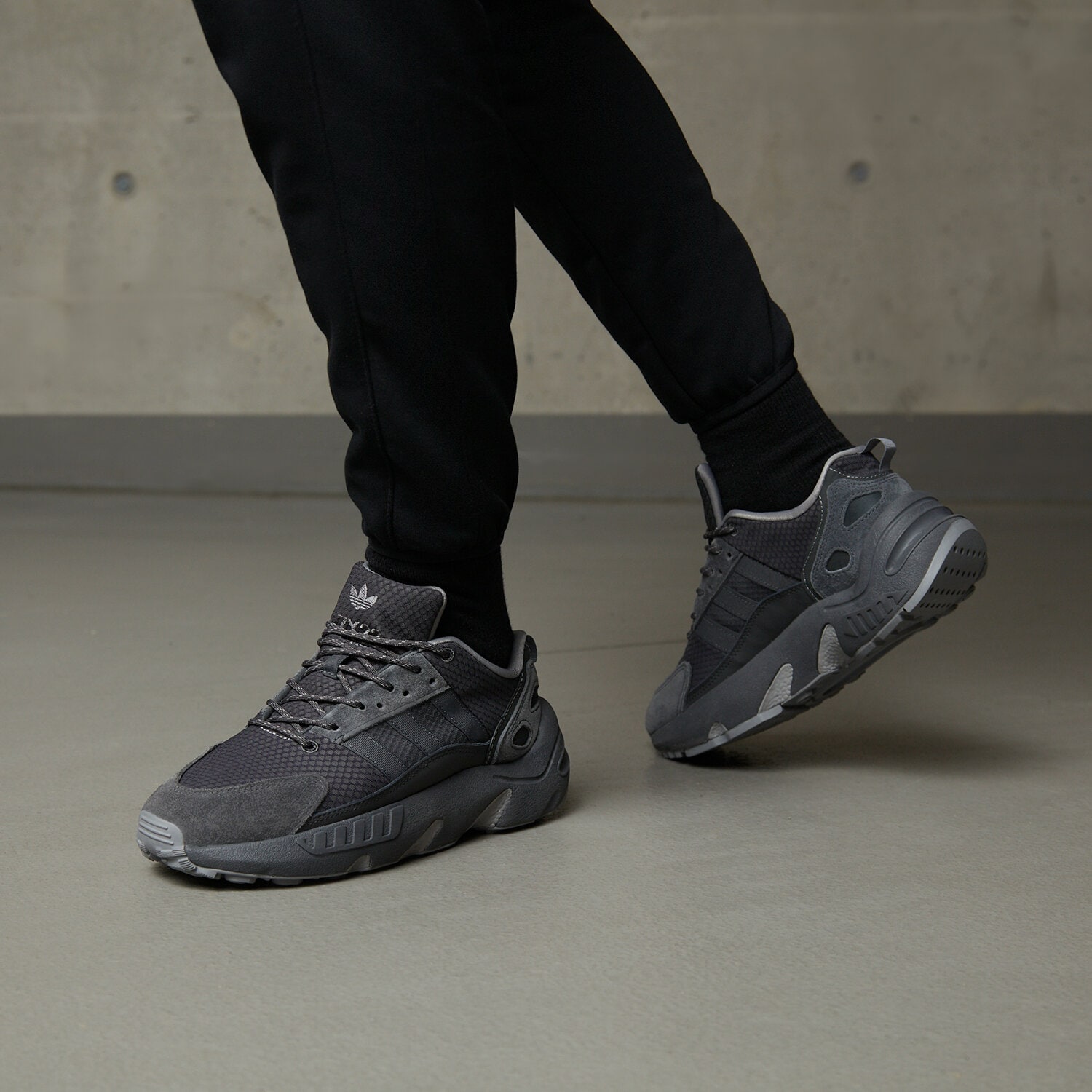 ADIDAS ZX 22 BOOST GY6696 ✓ Negru | Femei Sneakers | Sizeer