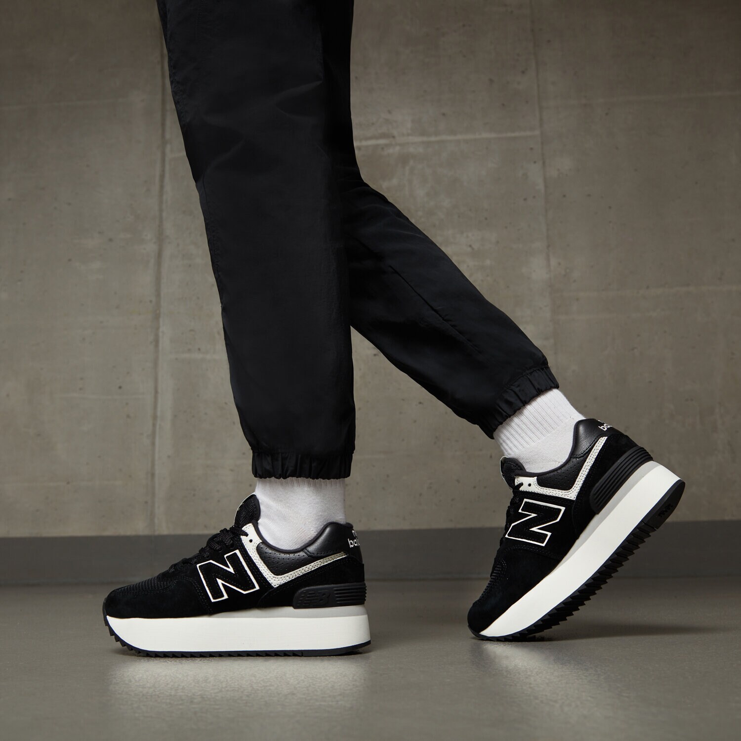 NEW BALANCE 574 WL574ZAB ✓ Negru | Femei Sneakers | Sizeer Romania ✪
