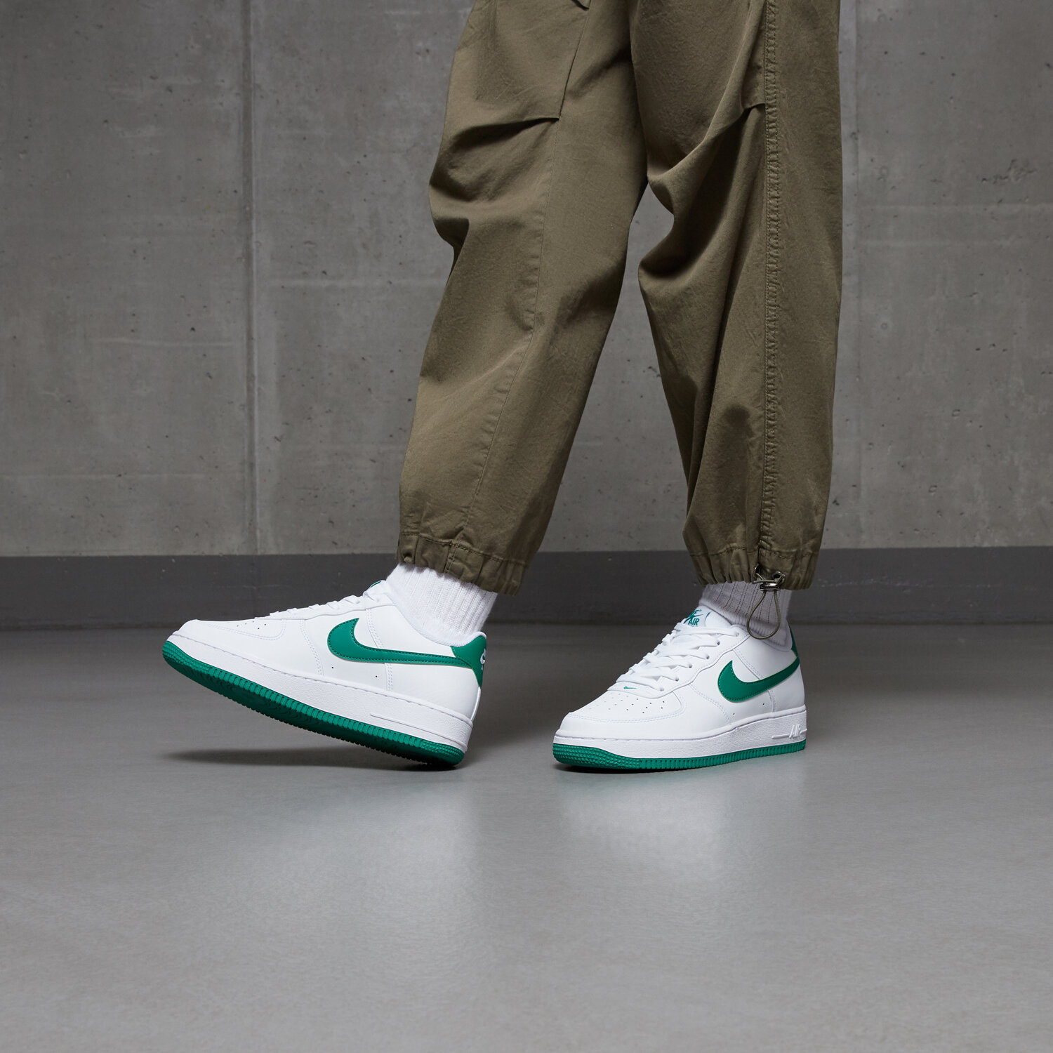 Nike Air Force 1 Lv8 — foto 2