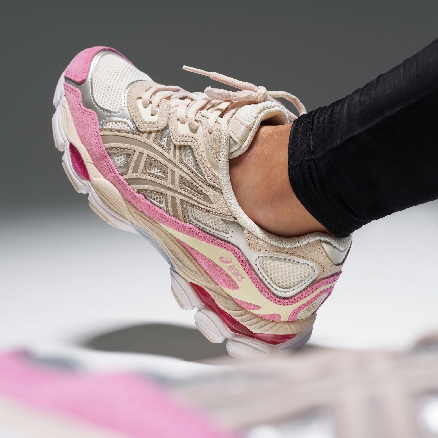 ASICS GEL-NYC 1203A383-104 Roz / Pink | Sizeer ⭐