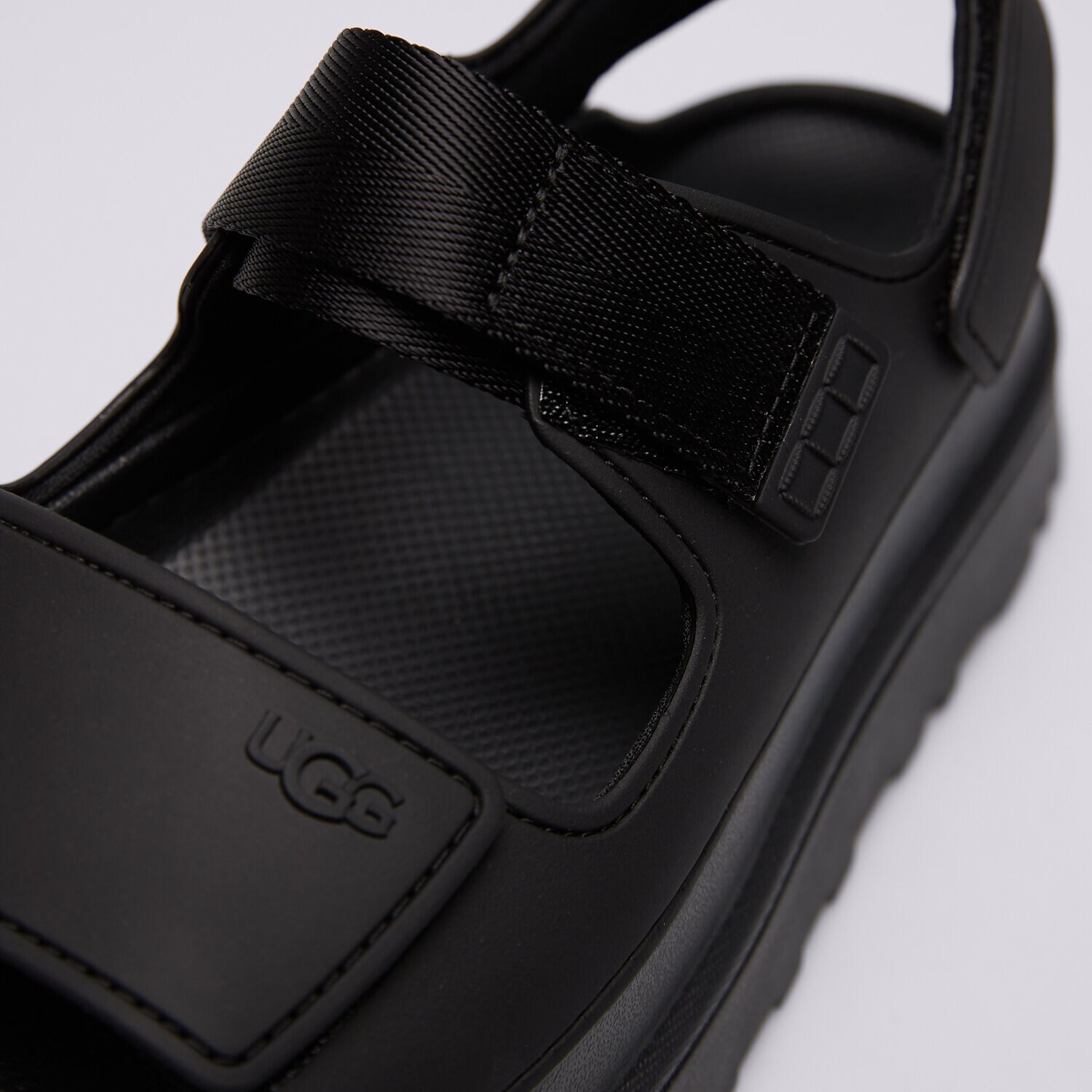 UGG W GOLDENGLOW 1152685BLK ✓ Negru | Femei Sandale | Sizeer