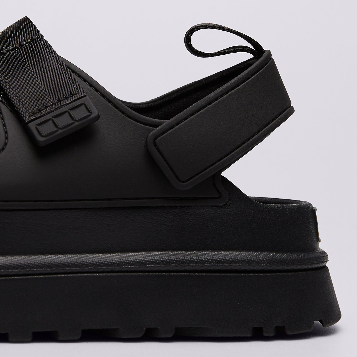 UGG W GOLDENGLOW 1152685BLK ✓ Negru | Femei Sandale | Sizeer