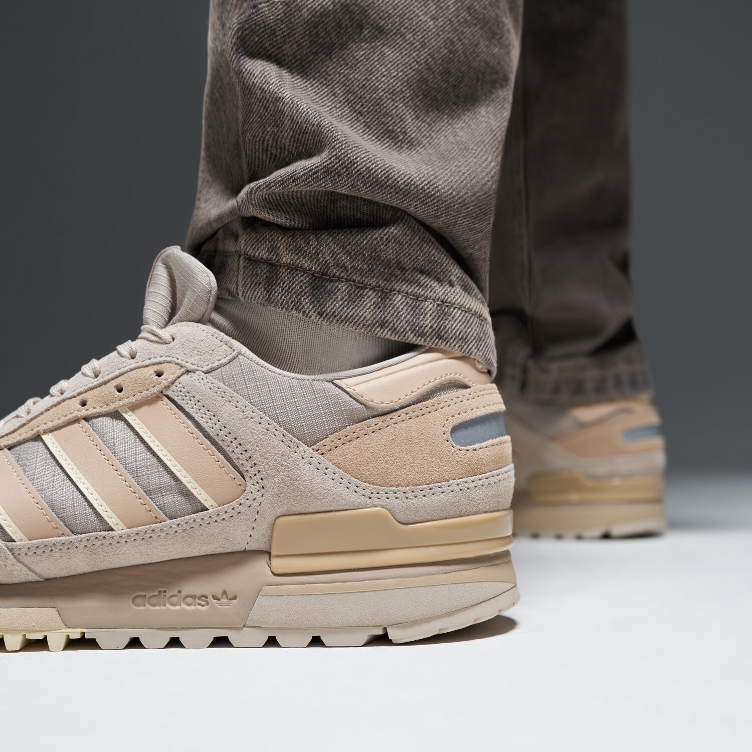 ADIDAS ZX 600 JR8739 ✓ Bej | Bărbați Sneakers | Sizeer Romania ✪