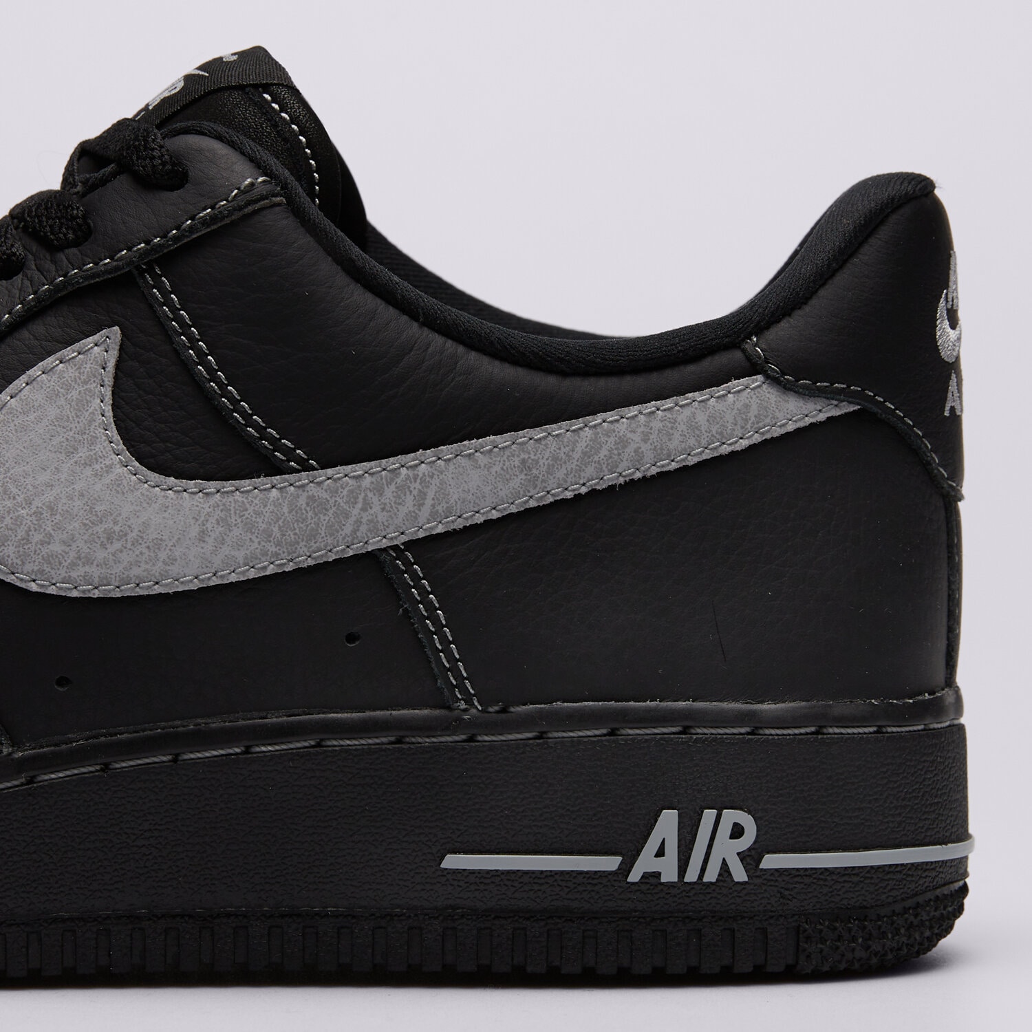 NIKE AIR FORCE 1 '07 LV8 ESS+ HQ2037-006 ✓ Negru | Bărbați