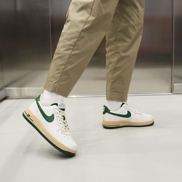 Nike Wmns Air Force 1 '07 Lv8 Vspt — foto 2